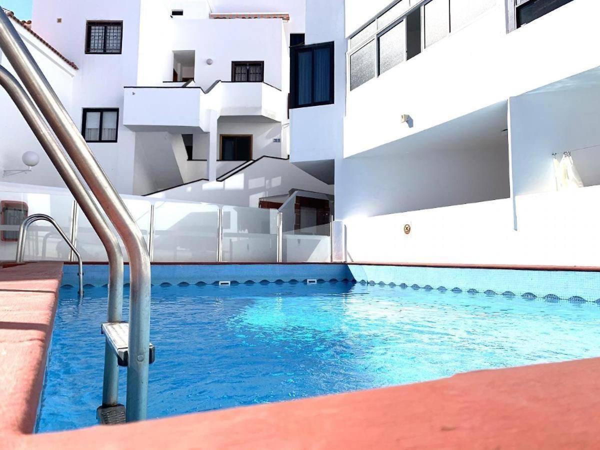 Apartment Near The Ocean อาโรนา ภายนอก รูปภาพ